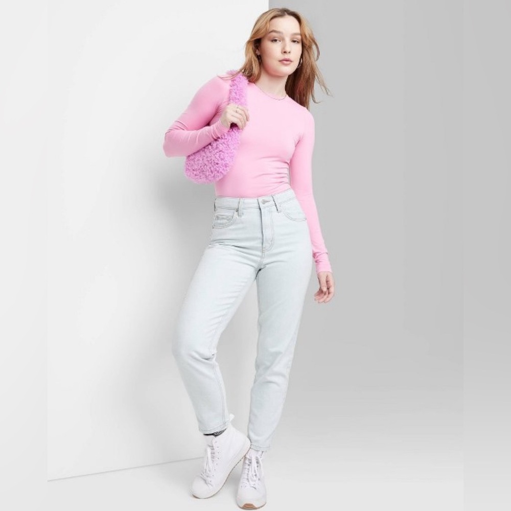 NWT Super High Rise Tapered Jeans